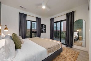 4 bedrooms, iron/ironing board, WiFi, bed sheets