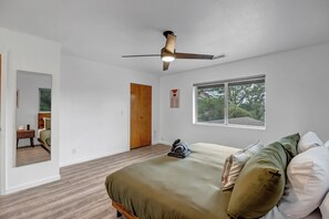 3 habitaciones, tabla de planchar con plancha, cuna de viaje y wifi 