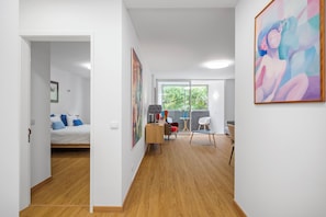 1 habitación, tabla de planchar con plancha, wifi gratis y ropa de cama