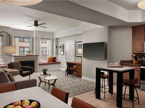Smart TV, fireplace