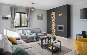 Fernseher, Tischtennisplatte