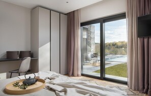 2 habitaciones, tabla de planchar con plancha y cuna de viaje 