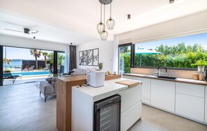 Kühlschrank, Ofen, Herdplatte, Geschirrspüler