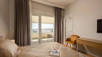 3 bedrooms, travel crib, free WiFi, bed sheets