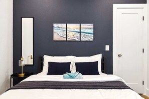 3 bedrooms, desk, iron/ironing board, free WiFi