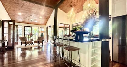 Papillon on Coral Sea - Have you ever imagined yourself in a treehouse?