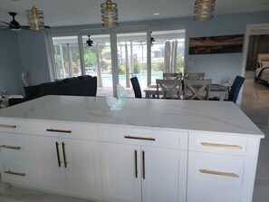 Interior - Oasis at the cape 3/2 Heated Pool Home with boat dock (Cape Coral)