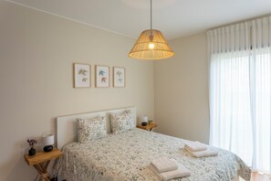 2 chambres, fer et planche à repasser, accès au Wi-Fi (inclus)