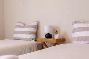 2 chambres, fer et planche à repasser, Wi-Fi gratuit, draps fournis