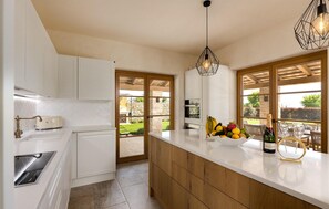 Kühlschrank, Ofen, Herdplatte, Geschirrspüler