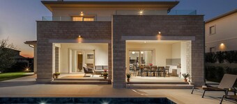 Awesome home in Vabriga