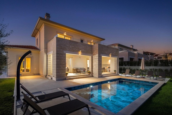 Et oppvarmet basseng