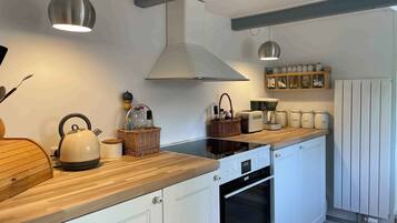 Kühlschrank, Ofen, Herdplatte, Geschirrspüler