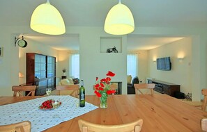 Dining - Awesome home in Butkovici with sauna (Butkovici)
