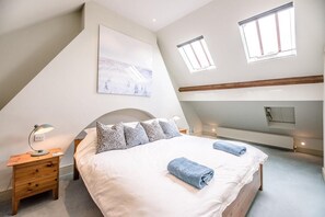 4 chambres, fer et planche à repasser, Wi-Fi, literie fournie