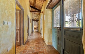 Interior - Awesome home in Mala Traba (Mala Traba)