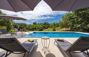 Pool - Awesome home in Mala Traba (Mala Traba)