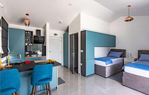 5 bedrooms, free WiFi, bed sheets