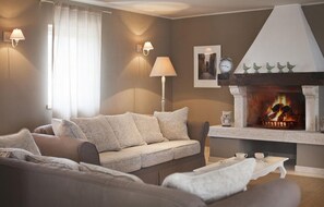Fernseher, Kamin