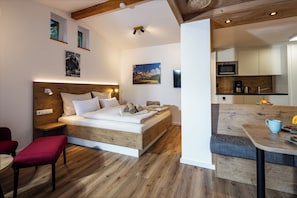 1 bedroom, bed sheets - Appartment Reiter Alm 31 m² 1- 2 Pers., Wsz, Terrasse (Bischofswiesen)