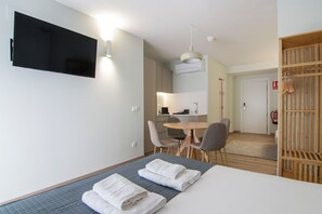 Iron/ironing board, travel cot, WiFi, bed sheets - VLC HOST - Reino 6 (Valencia)