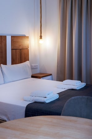 Bügeleisen/Bügelbrett, Reisekinderbett, WLAN, Bettwäsche