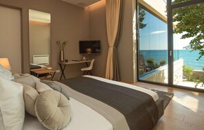 4 bedrooms, travel crib, free WiFi, bed sheets