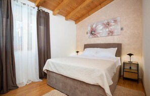 6 habitaciones, cuna de viaje, wifi gratis y ropa de cama