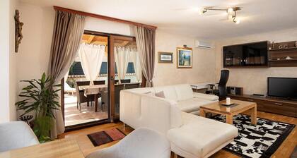 Beautiful home in Pula