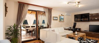 Beautiful home in Pula