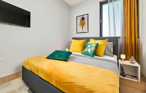 4 bedrooms, travel cot, free WiFi, bed sheets