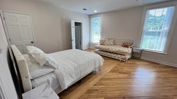 Standard Triple Room (Endless Sunset)