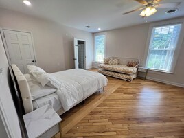 標準三人房 (Endless Sunset) | 高級寢具、舒適加層、熨斗/熨衣板、免費無線上網