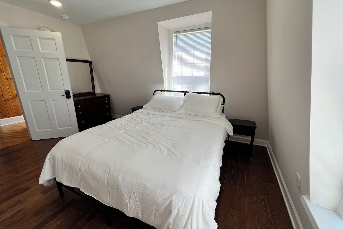 Signature Single Room (Riverside Refuge)