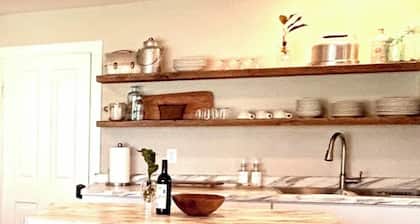 Entire cozy Rollingstone apt in Mississippi Valley, just 10 min from Winona!