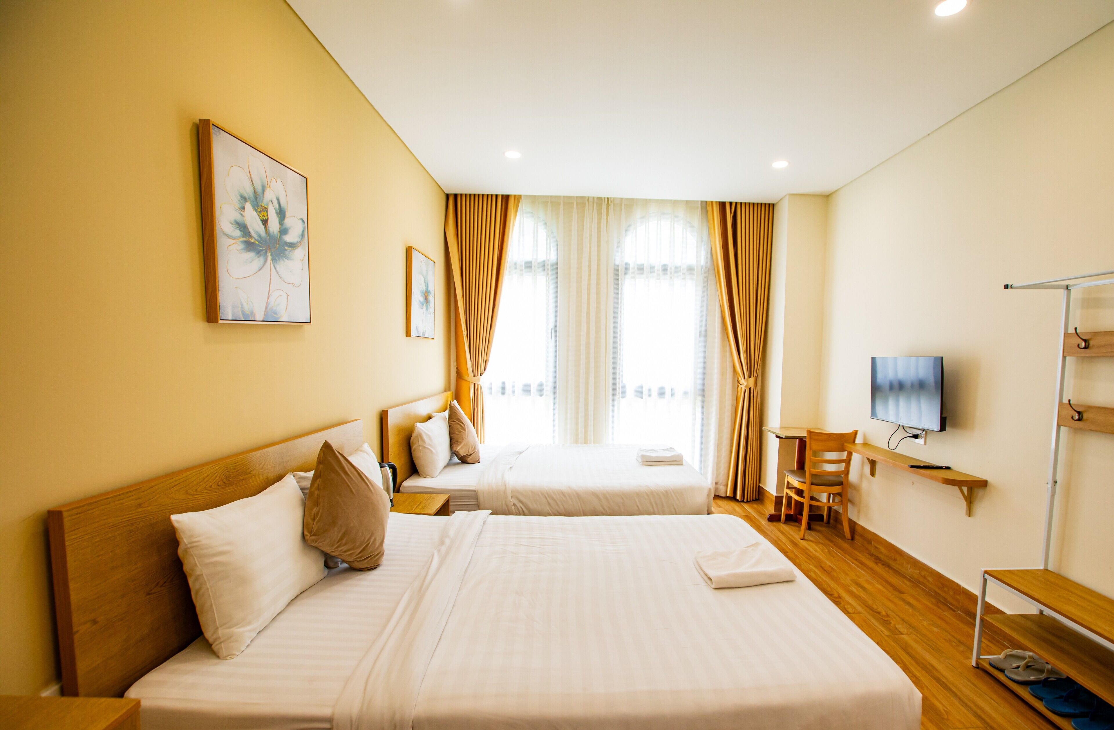 Individuell dekoriert, individuell eingerichtet, Schreibtisch