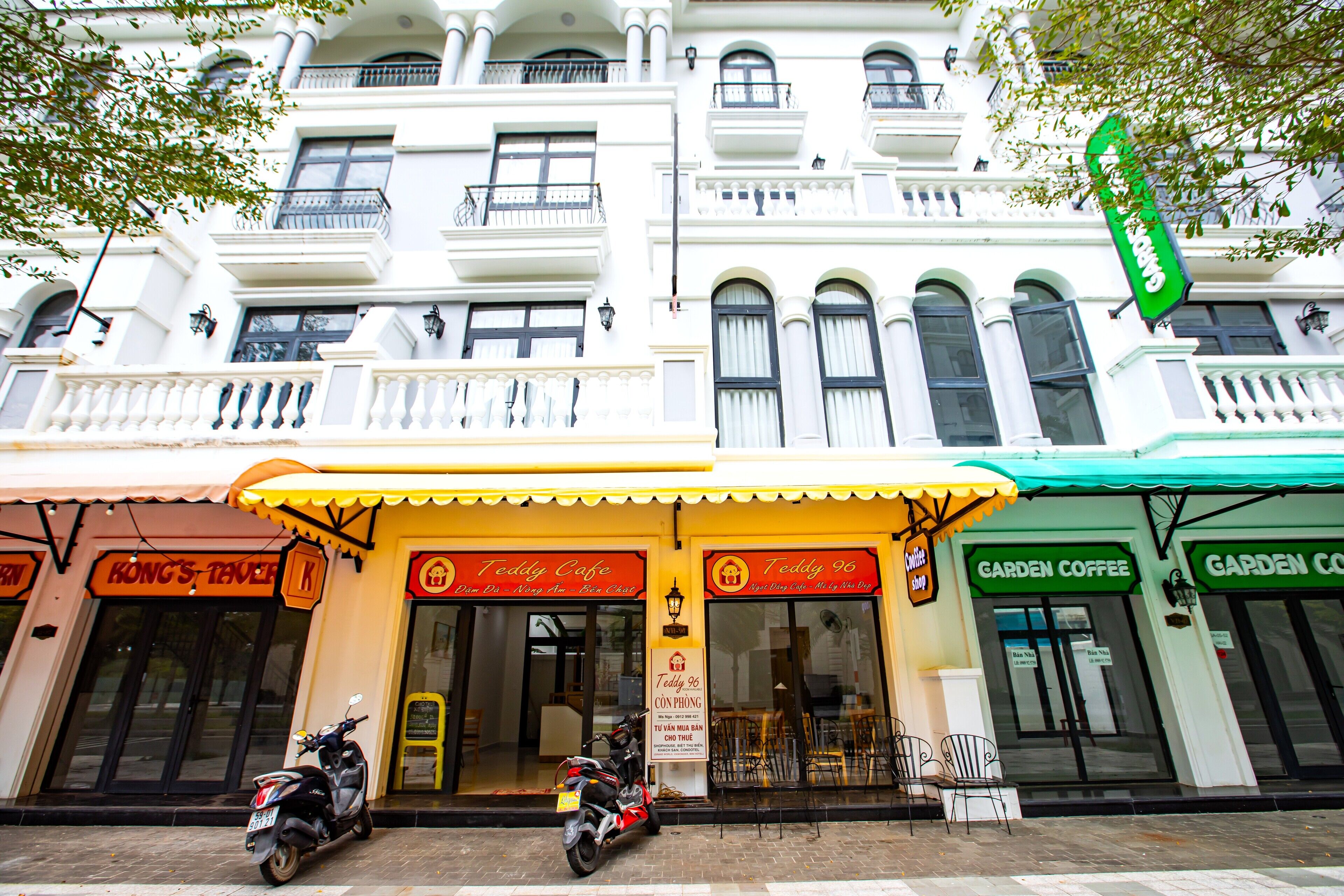 Classic-Haus | Individuell dekoriert, individuell eingerichtet, Schreibtisch