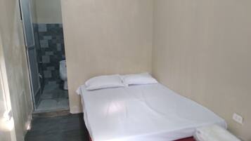1 habitación, wifi y ropa de cama
