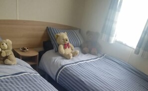 2 室のベッドルーム、アイロン / アイロン台、ベッドシーツ