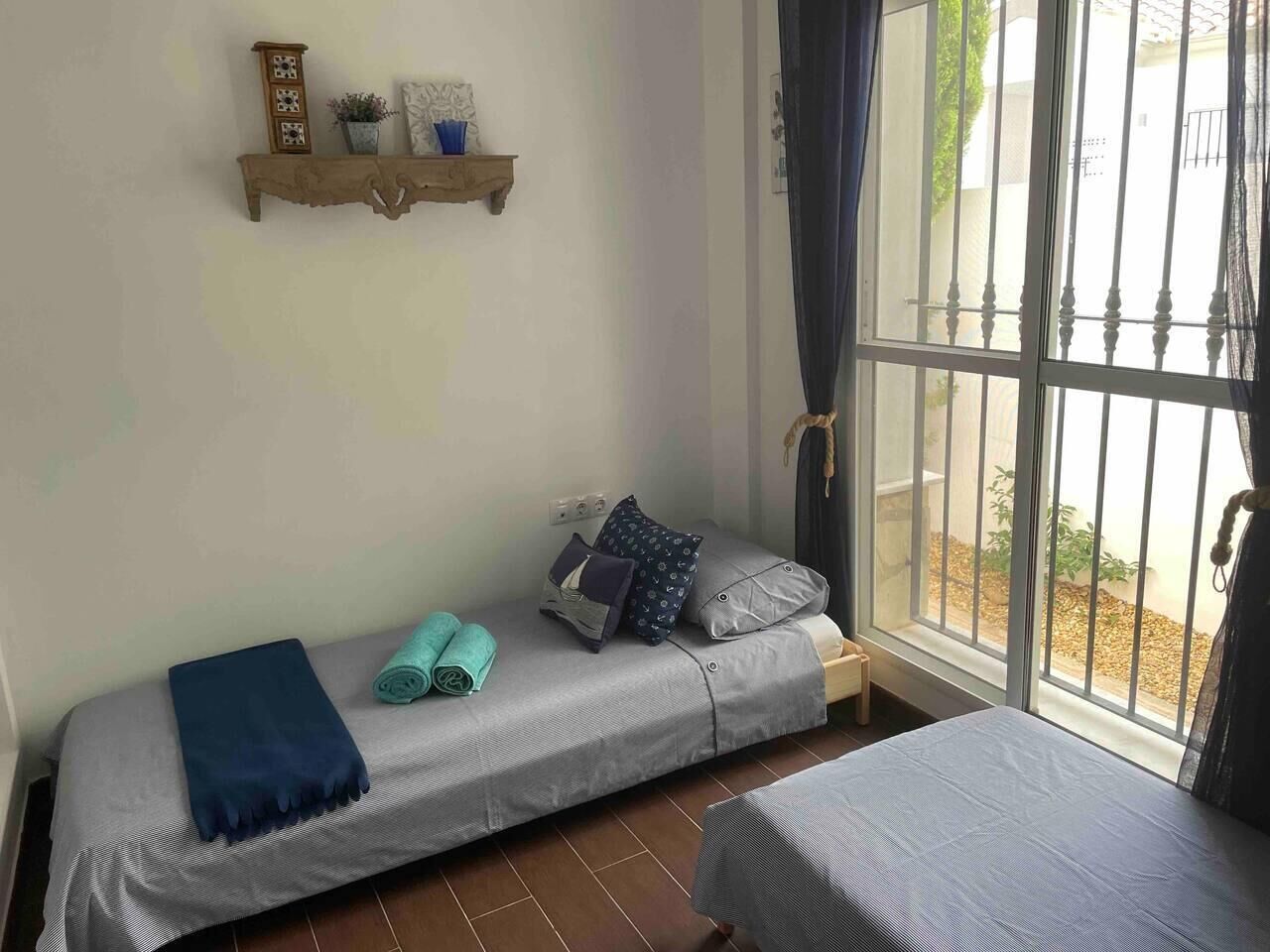 3 chambres, fer et planche à repasser, Wi-Fi, draps fournis