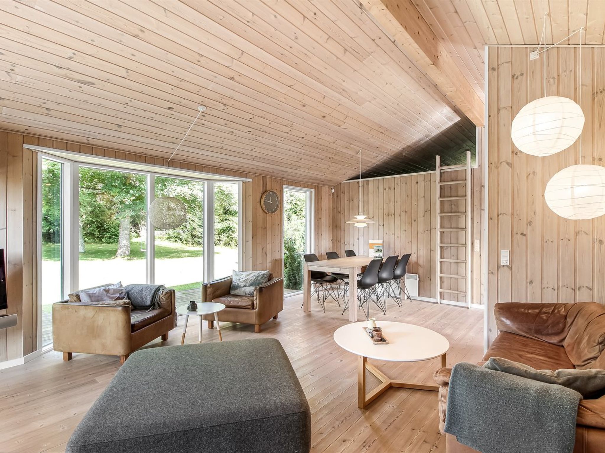 TV, fireplace, DVD player