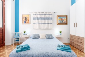 2 slaapkamers, een strijkplank/strijkijzer, gratis wifi, beddengoed