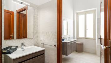 Dusch, hÄrtork och handdukar