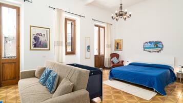 2 sovrum, strykjÀrn/strykbrÀda, gratis wi-fi och sÀngklÀder