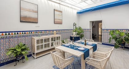 Holiday Home 'Casa Rural Berraquero' with Pool, Terrace & Wi-Fi