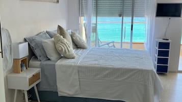 Iron/ironing board, free WiFi, bed sheets