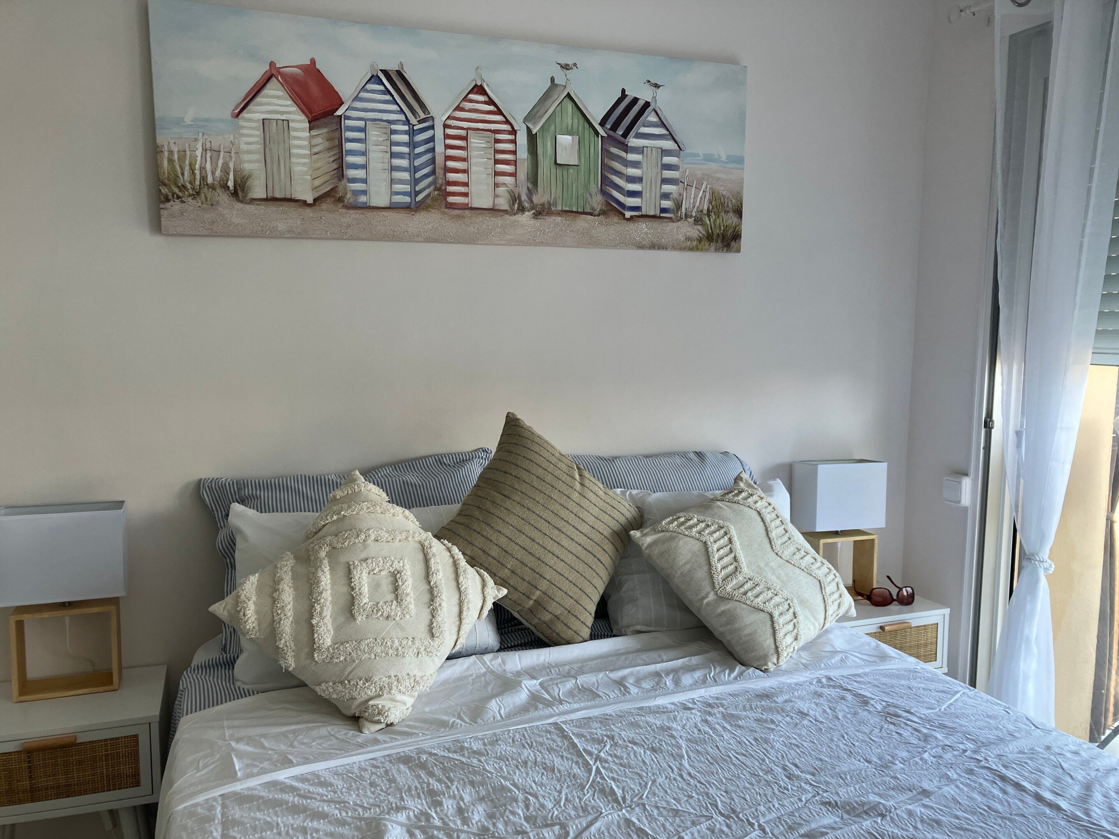 Iron/ironing board, free WiFi, bed sheets