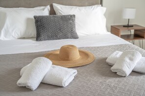 3 makuuhuonetta, silitysrauta/-lauta, ilmainen Wi-Fi, vuodevaatteet