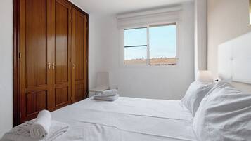 3 habitaciones, tabla de planchar con plancha y wifi gratis