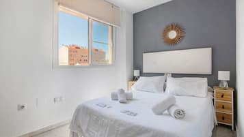 2 slaapkamers, een strijkplank/strijkijzer, gratis wifi, beddengoed